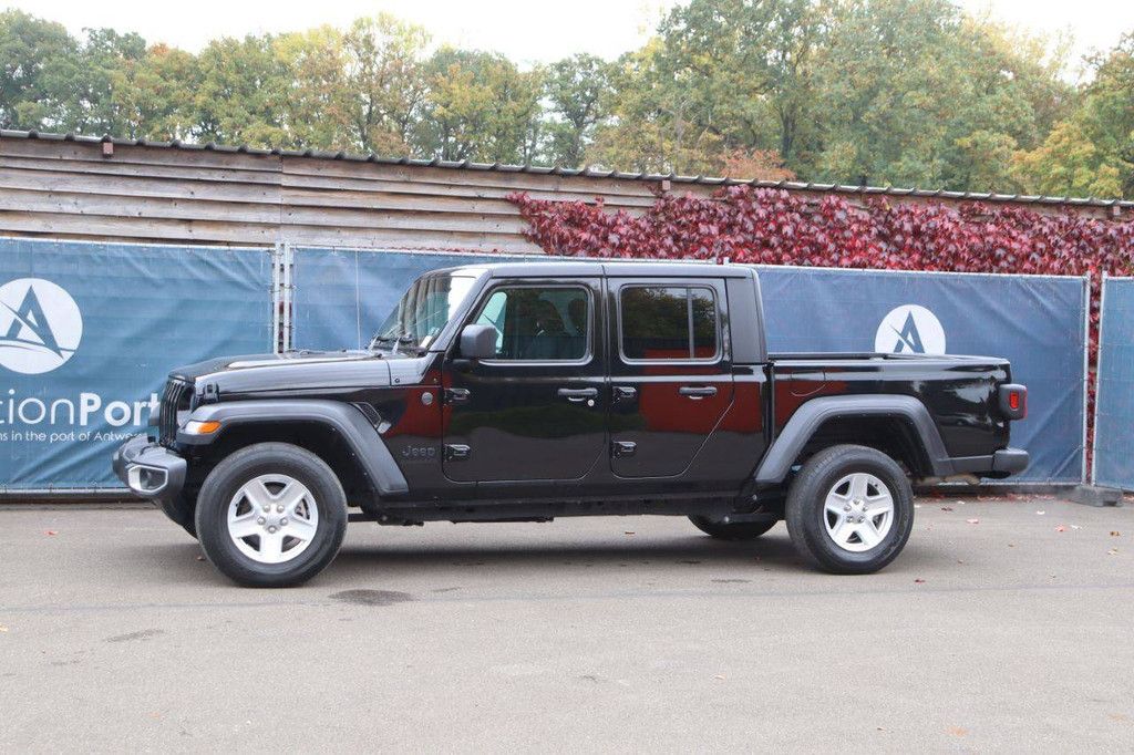Pick Up Jeep Gladiator Benzine 240pk 2023