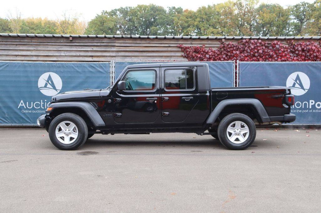 Pick Up Jeep Gladiator Benzine 240pk 2023