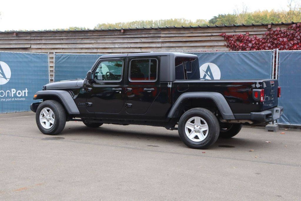 Pick Up Jeep Gladiator Benzine 240pk 2023