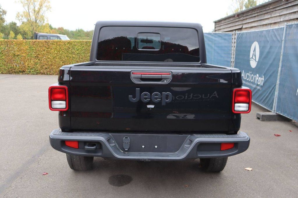 Pick Up Jeep Gladiator Benzine 240pk 2023