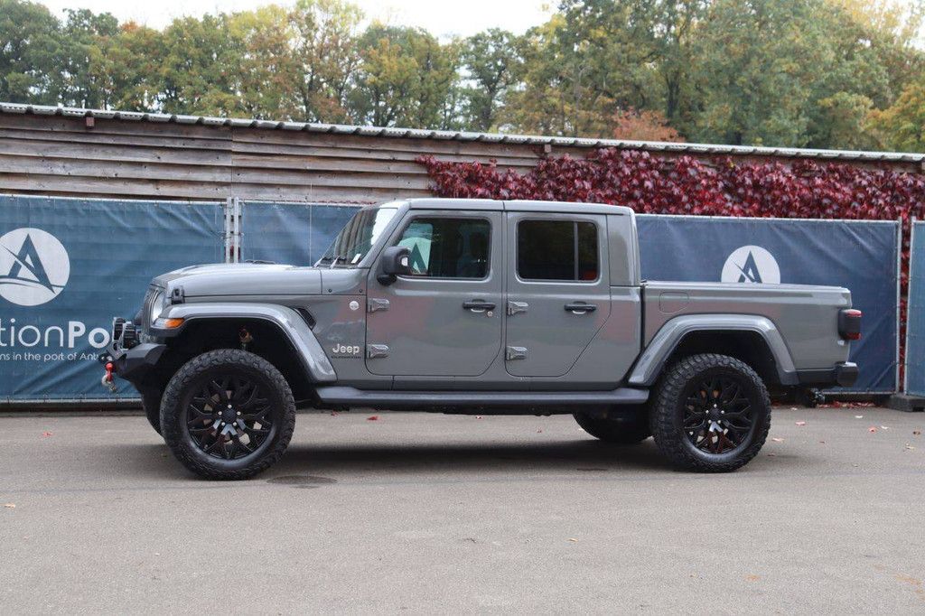 SUV Jeep Gladiator Diesel 260 PS 2021