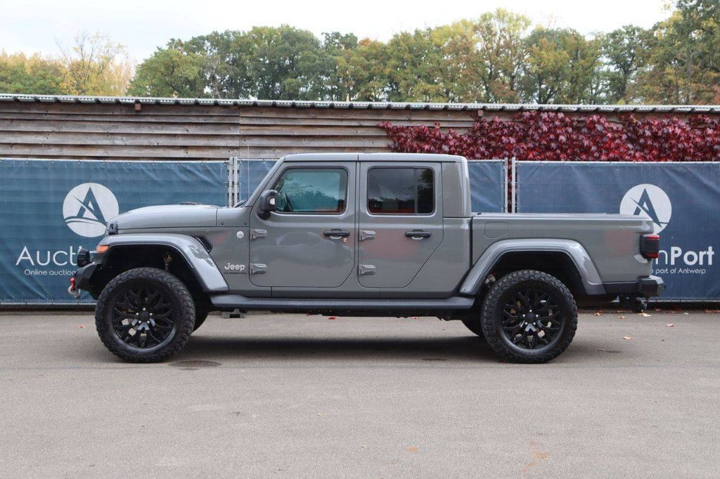 SUV Jeep Gladiator Diesel 260 PS 2021