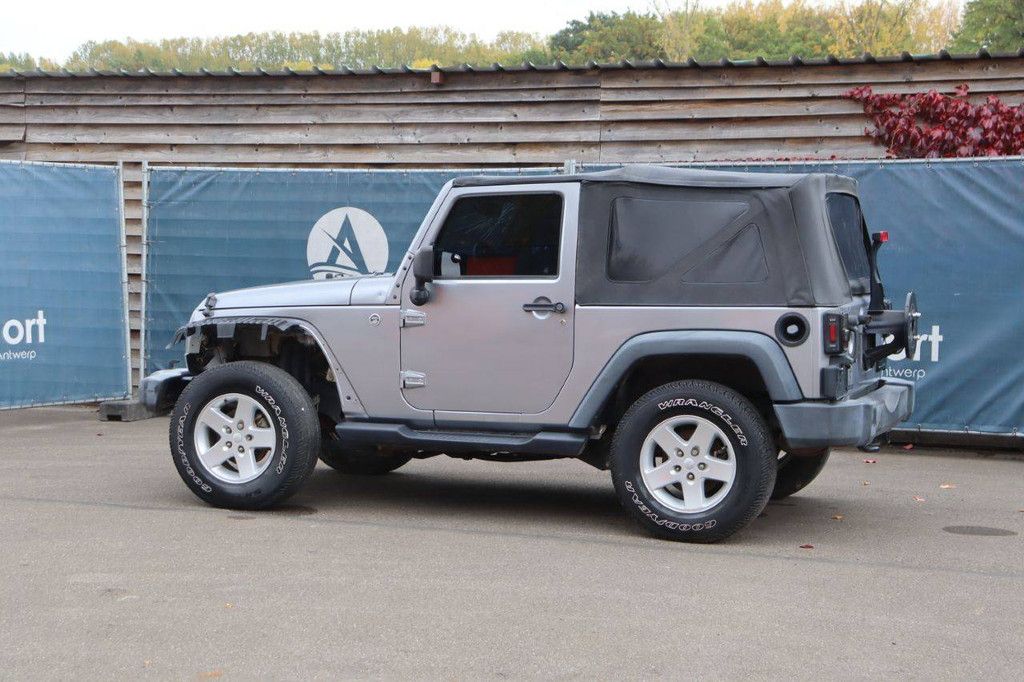 SUV Jeep Wrangler Sport Benzin 2017