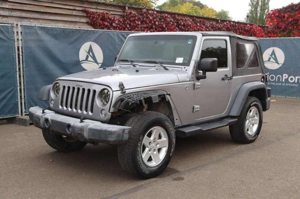 SUV Jeep Wrangler Sport Benzin 2017