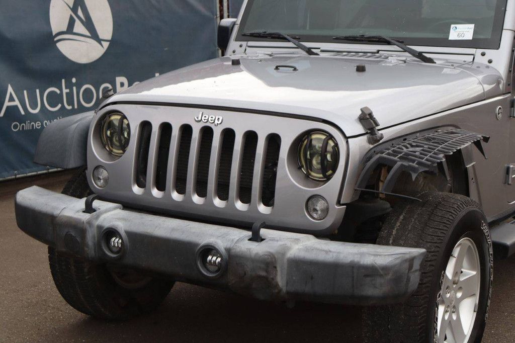 SUV Jeep Wrangler Sport Benzin 2017