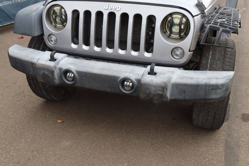 SUV Jeep Wrangler Sport Benzin 2017