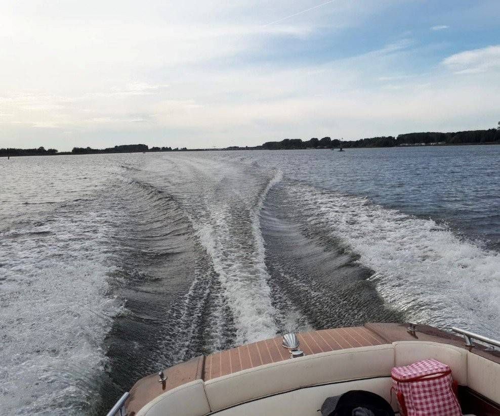 Historische Arcangeli Enrico houten motorboot (V8) uit 1966 (Riva Junior-look)