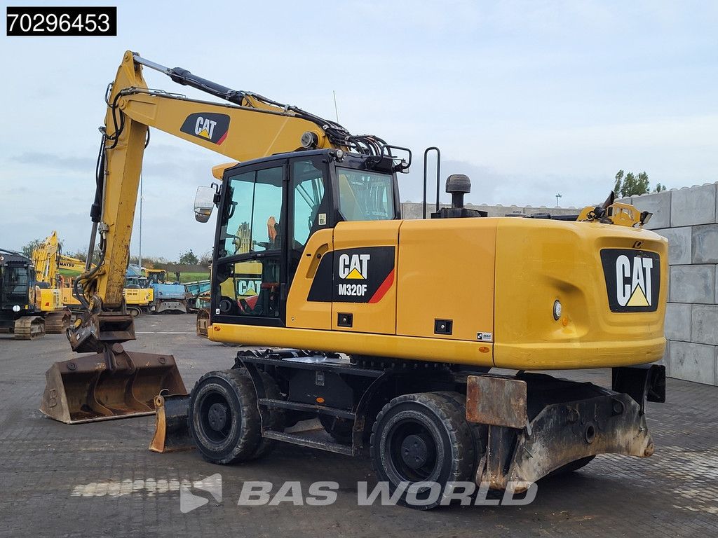 Caterpillar M320 F