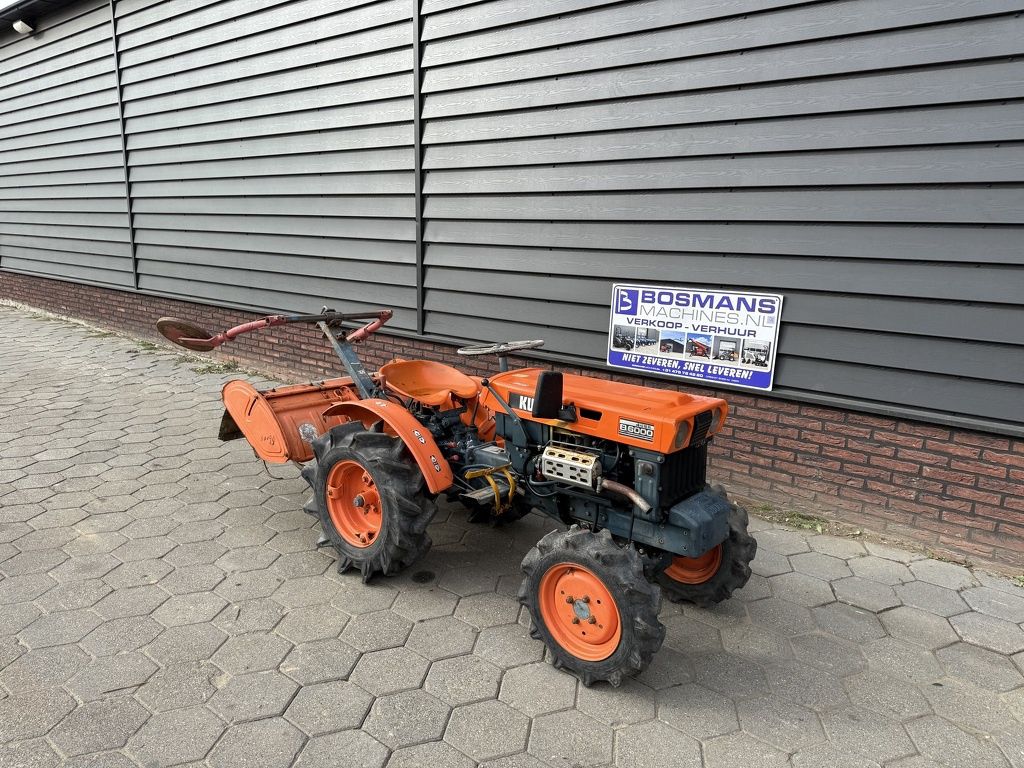 Kubota B6000 4WD minitractor + frees