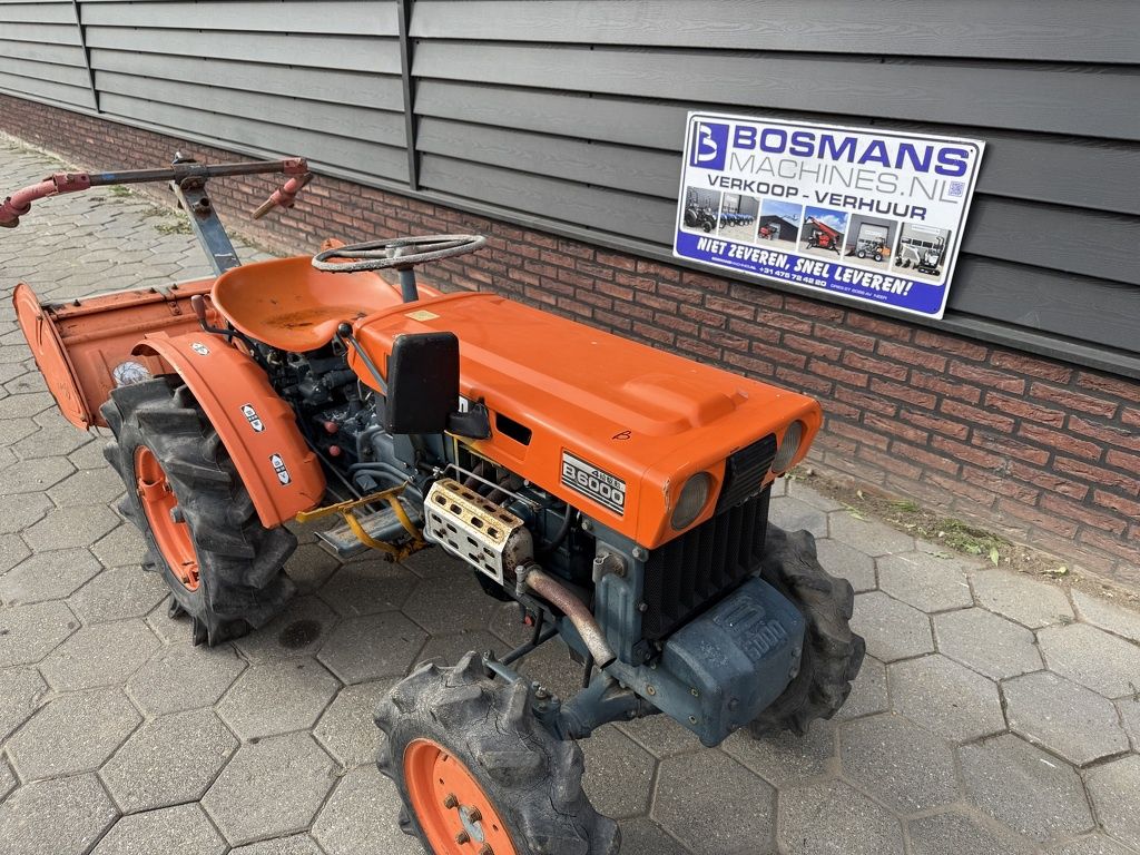 Kubota B6000 4WD minitractor + frees