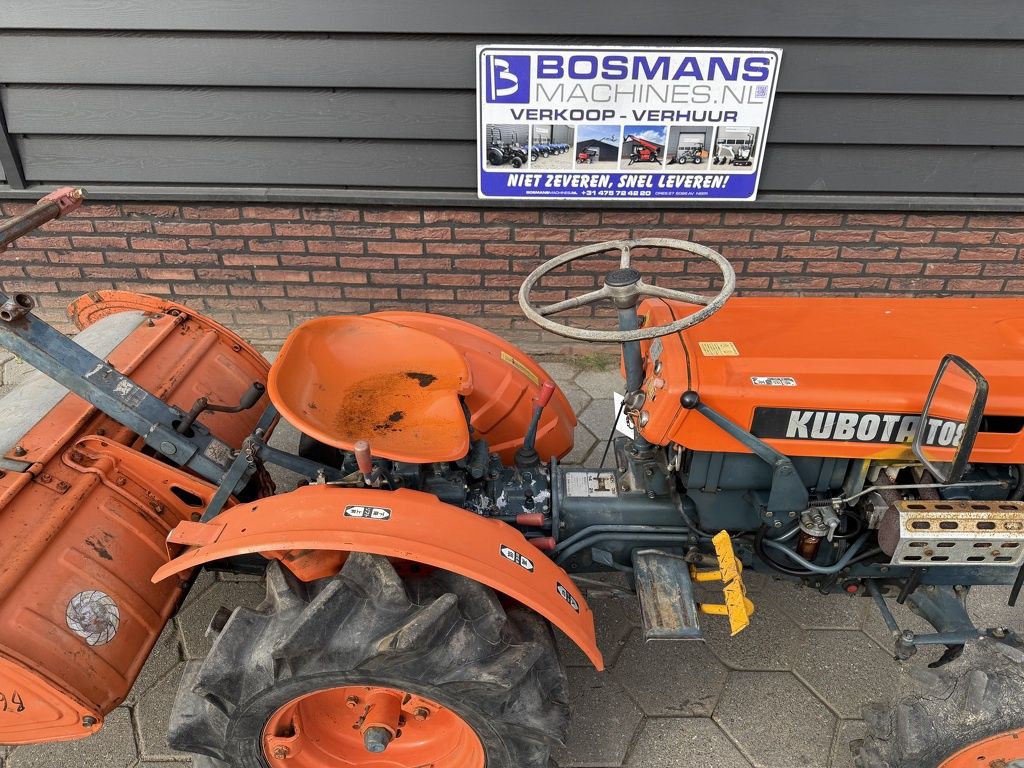 Kubota B6000 4WD minitractor + frees