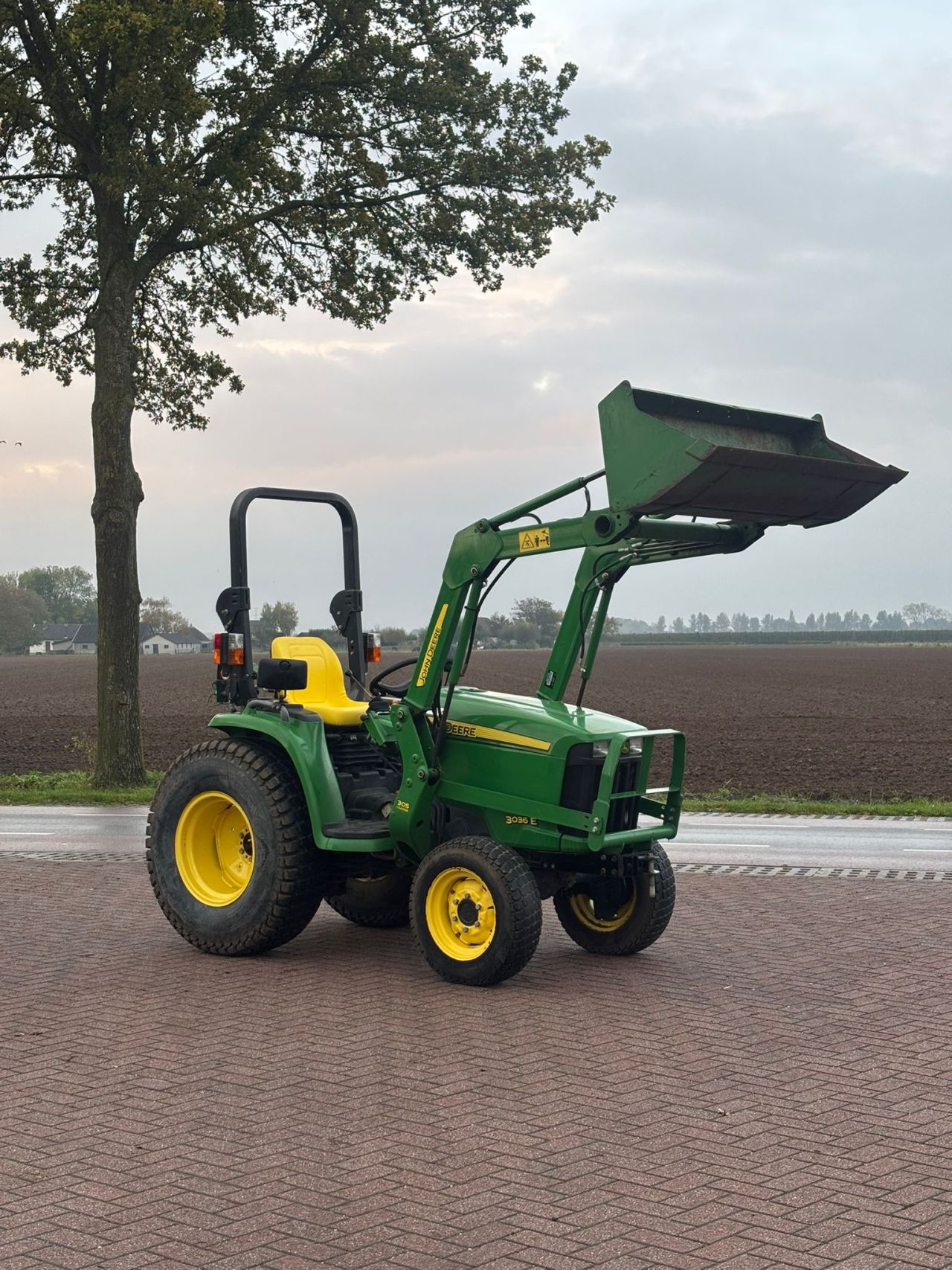 John deere 3036e met voorlader hydrostaat