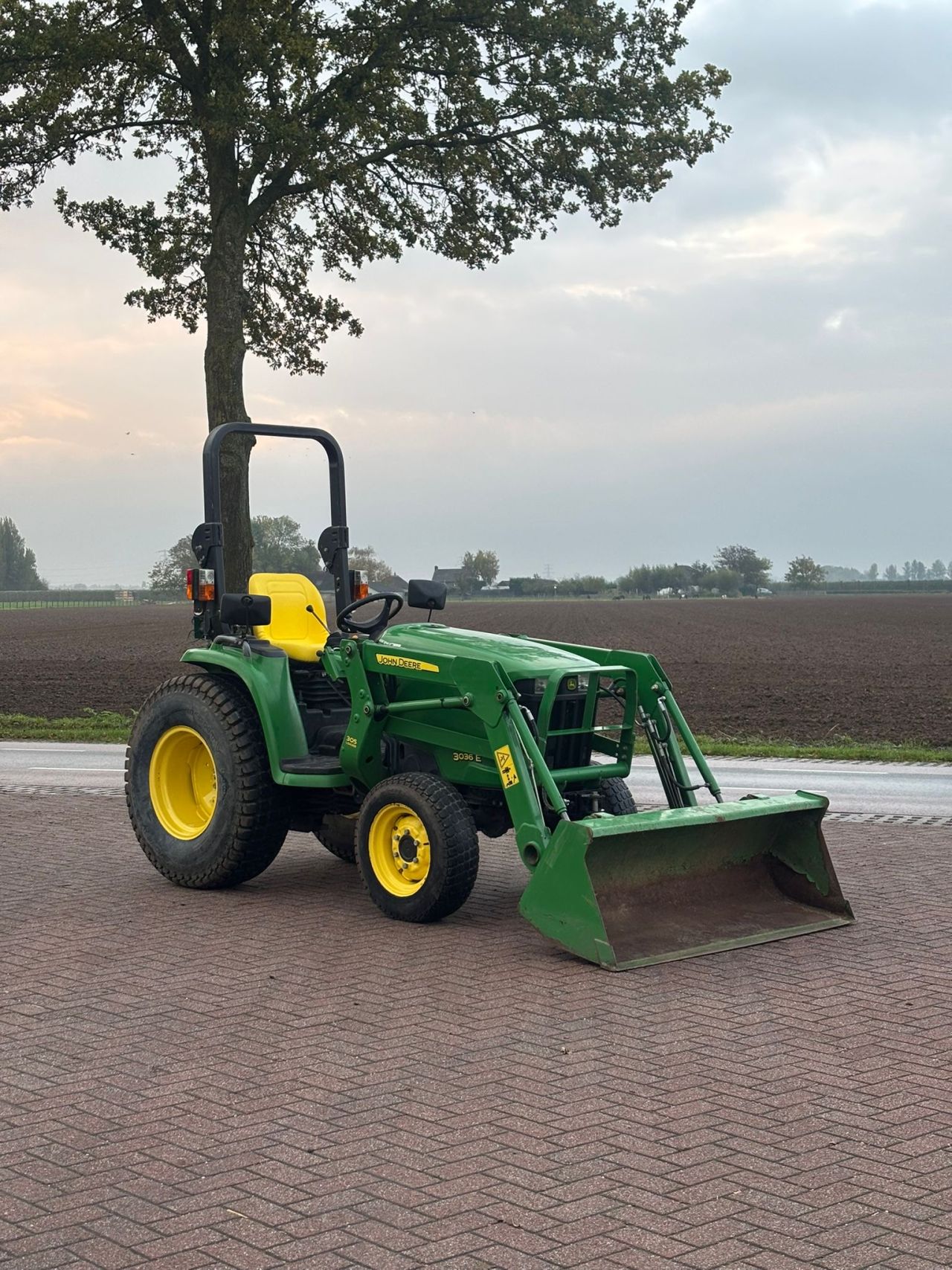 John deere 3036e met voorlader hydrostaat