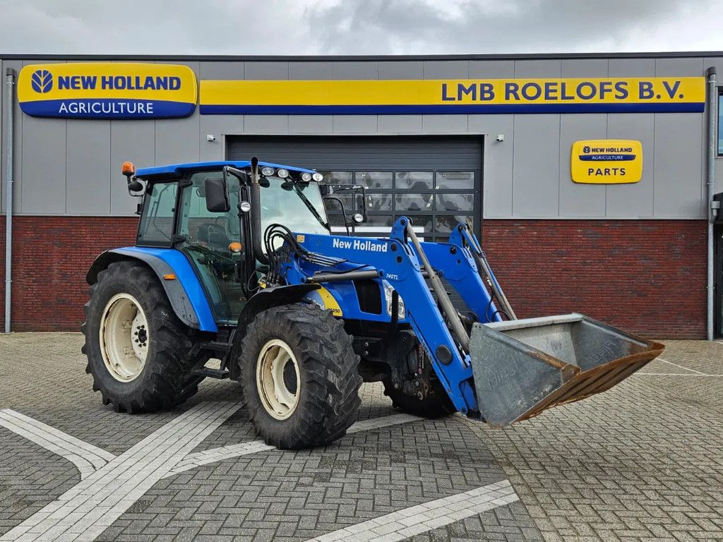 New Holland T5050 met frontlader