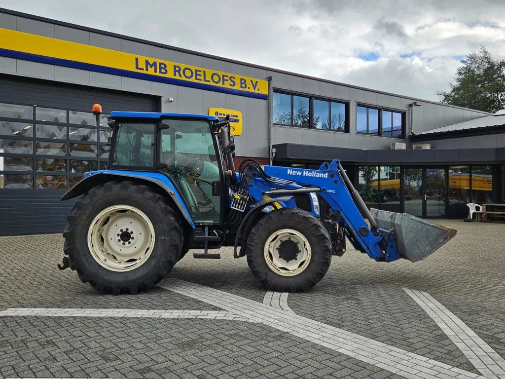 New Holland T5050 met frontlader
