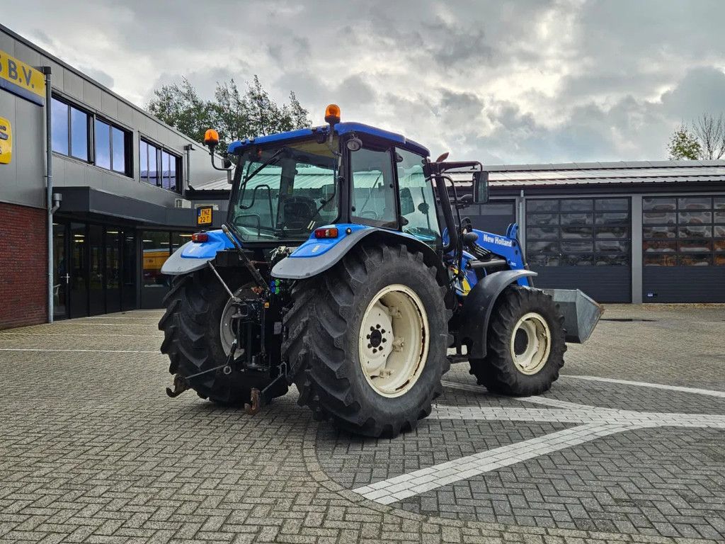 New Holland T5050 met frontlader