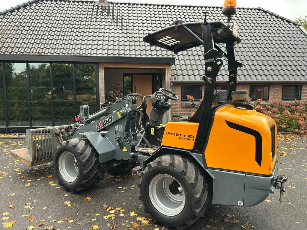 Giant V452T X-TRA HD VERKOCHT