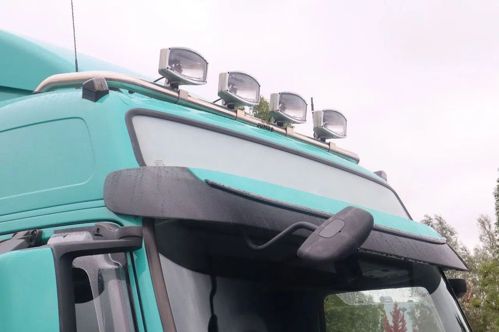 Meusburger FM 330 2-AXLE | HYDR HEBEDACH | VOLVO FM330 LOWDECK