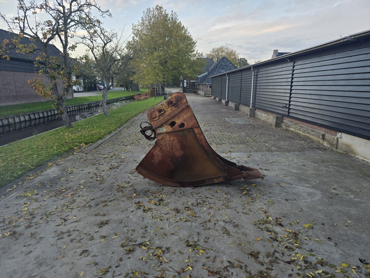 Caterpillar smalle banaan graaf bak / uitduwbak cw 30