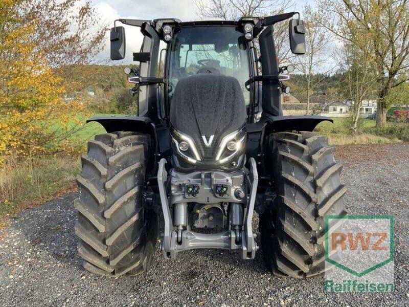 Valtra Q305
