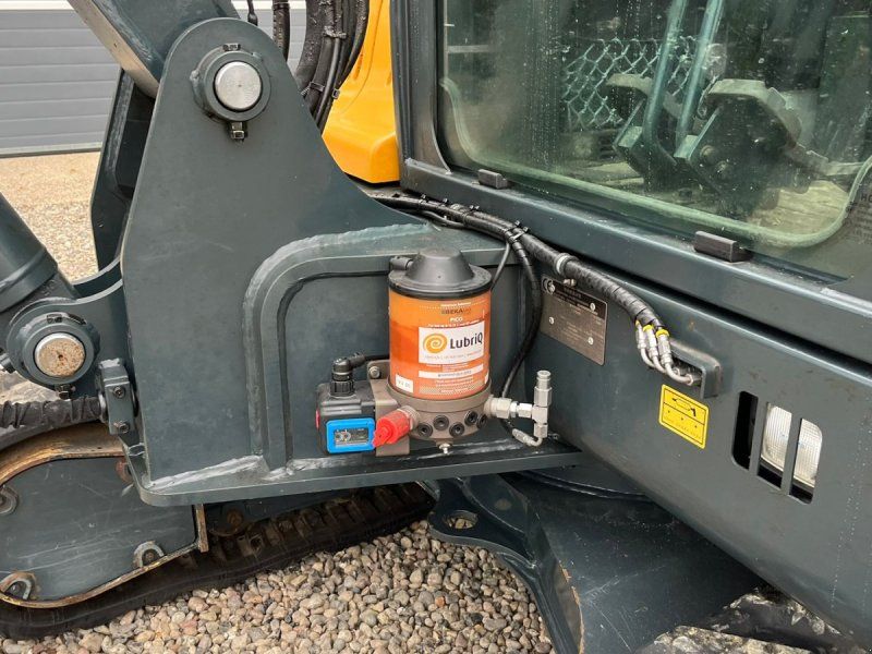 Hyundai HX55 Med Hydrema skifte og centralsmørring og grab-klo på. Udlej