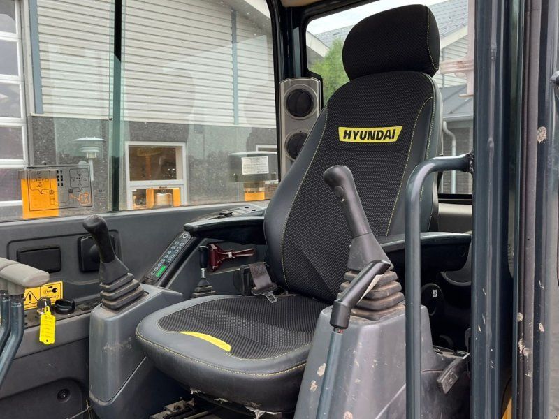 Hyundai HX55 Med Hydrema skifte og centralsmørring og grab-klo på. Udlej