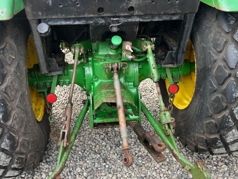 John Deere 1640 Med græsdæk og frontlæsser
