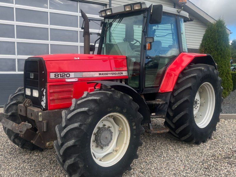 Massey Ferguson 8120 DYNA 4 Med frontlift