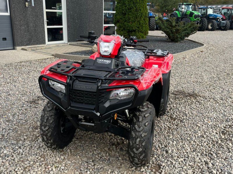 Honda TRX 520 FE Vi har et stort lager af -ATV, så der er også en