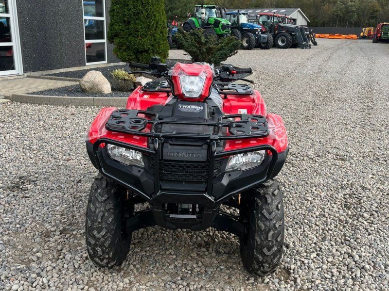 Honda TRX 520 FE Vi har et stort lager af -ATV, så der er også en