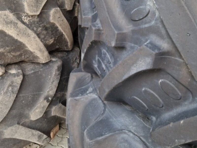 BKT 520/85R42
