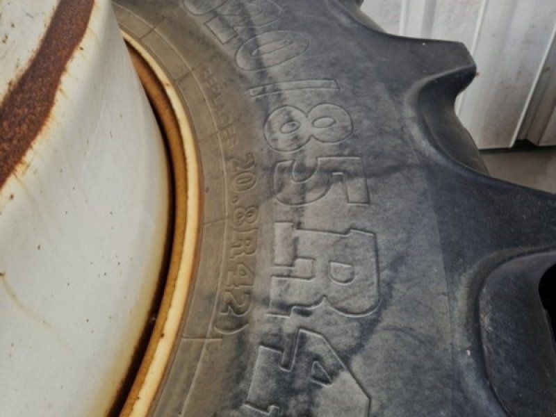 BKT 520/85R42