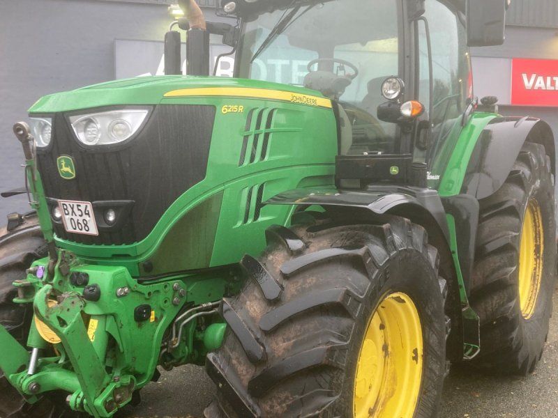 John Deere 6215R