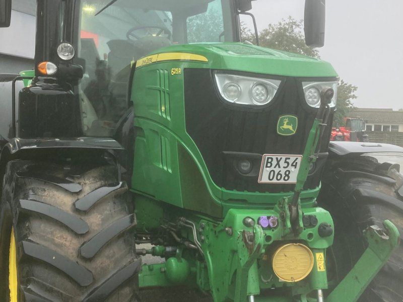 John Deere 6215R