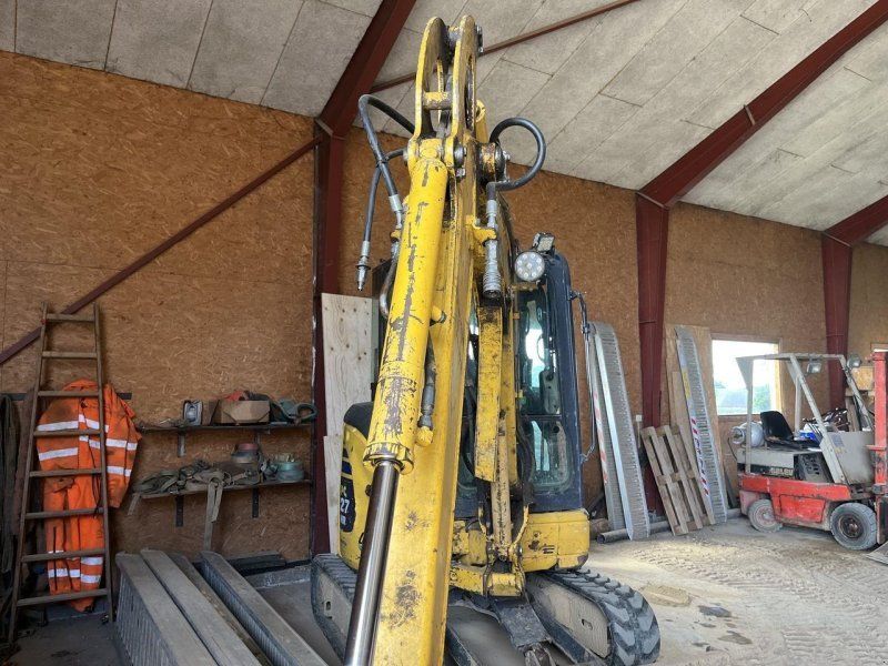 Komatsu PC27MR-2