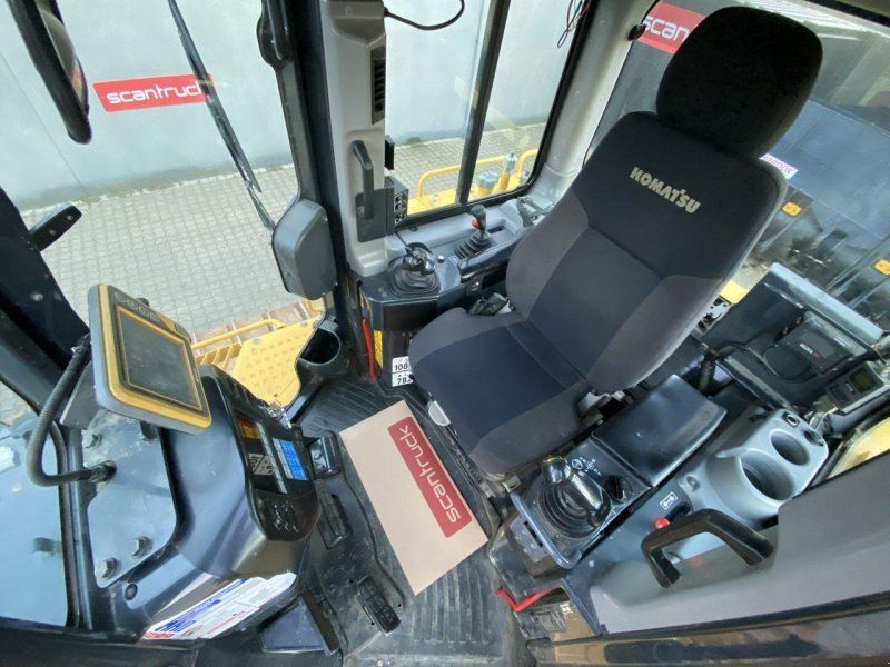 Komatsu D65PXI-18EO