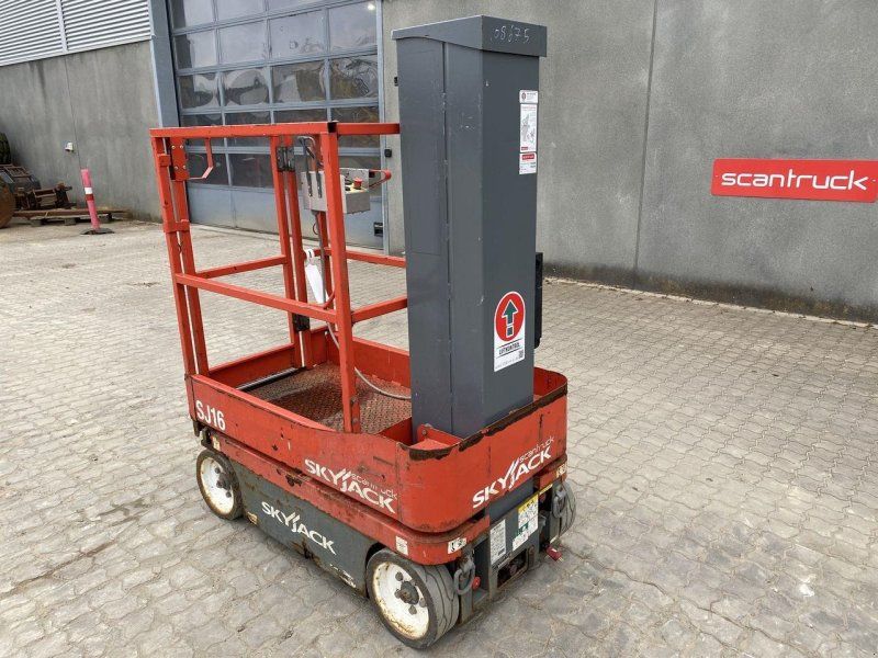 Skyjack SJ16