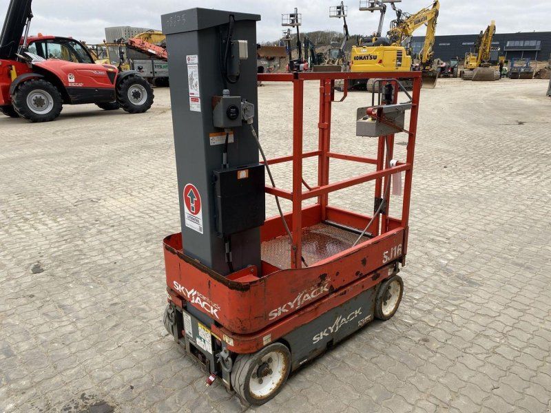 Skyjack SJ16