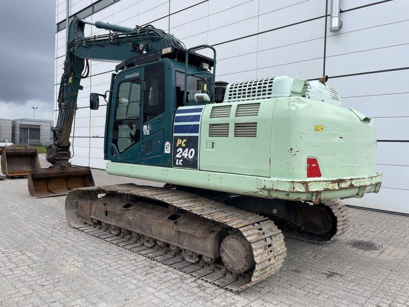 Komatsu PC240LCD-11