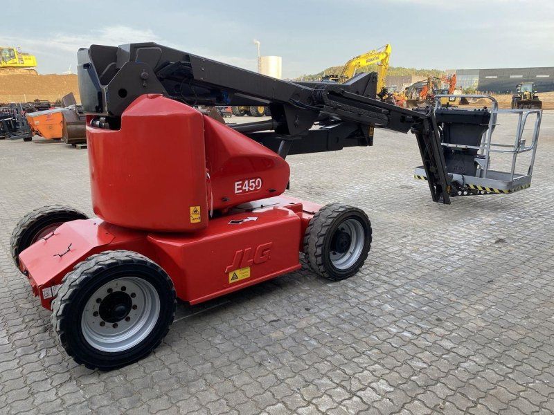 JLG E450AJ