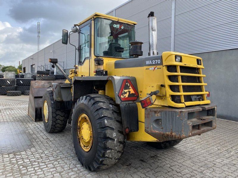 Komatsu WA270-3