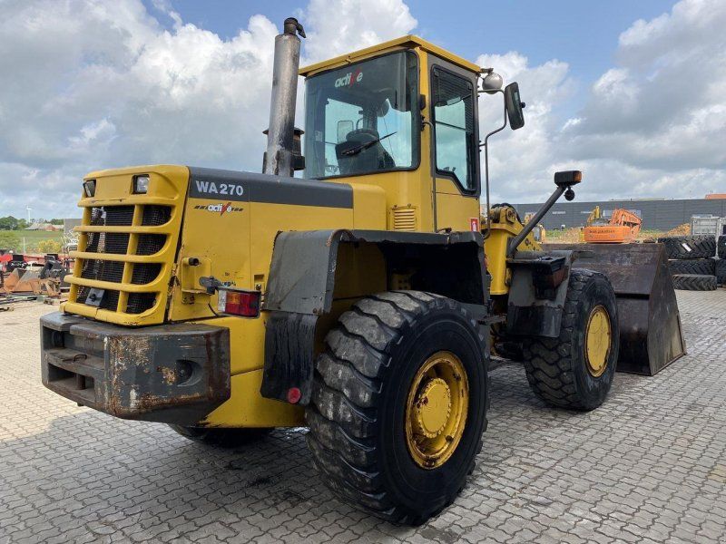 Komatsu WA270-3