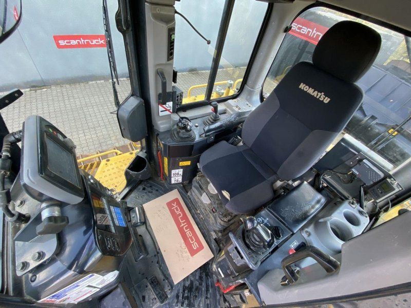 Komatsu D65PXI-18