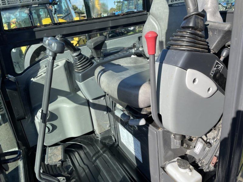 New Holland E26C CAB AG