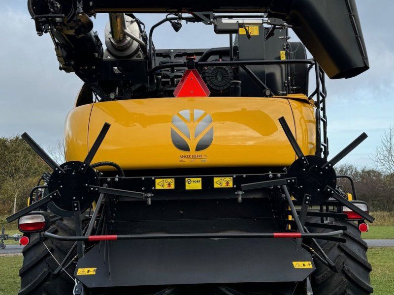 New Holland CR10.90