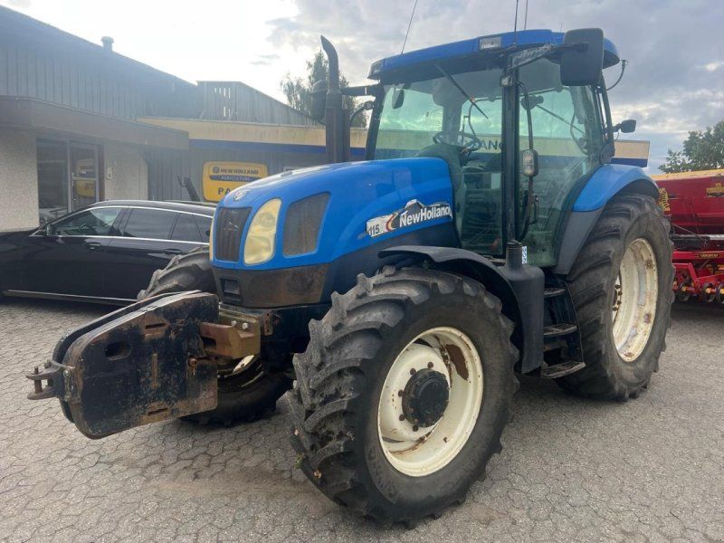 New Holland TS115A