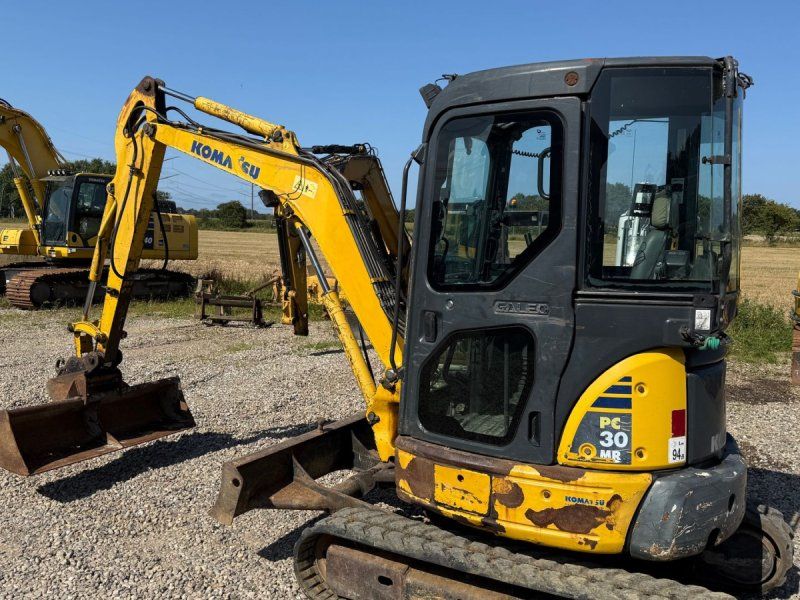 Komatsu PC30MR-2