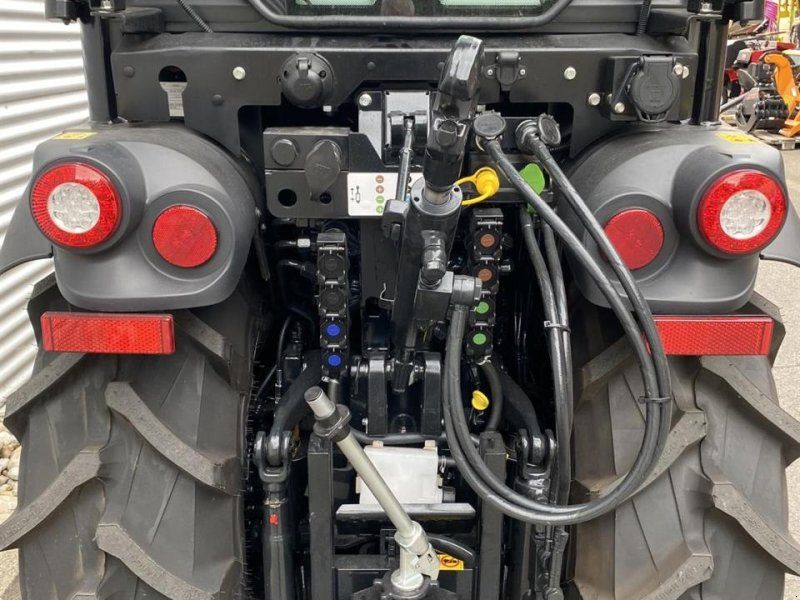 New Holland T 4.90 V CAB STAGE 5