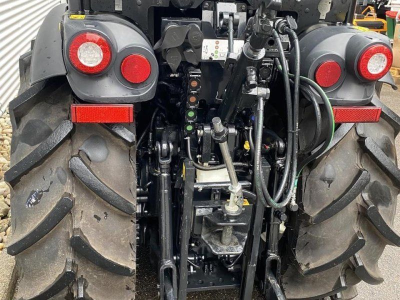 New Holland T 4.100 V CAB STAGE V