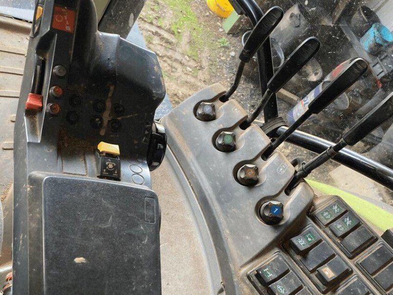Claas arion 640